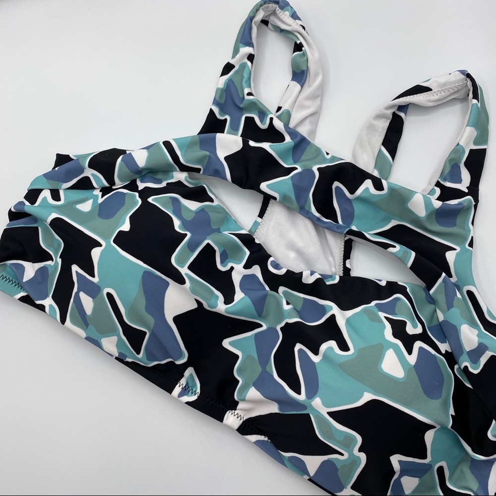 SOLD Raisins Curve | Pacific Swim Bikini Top - Picture 2 of 6